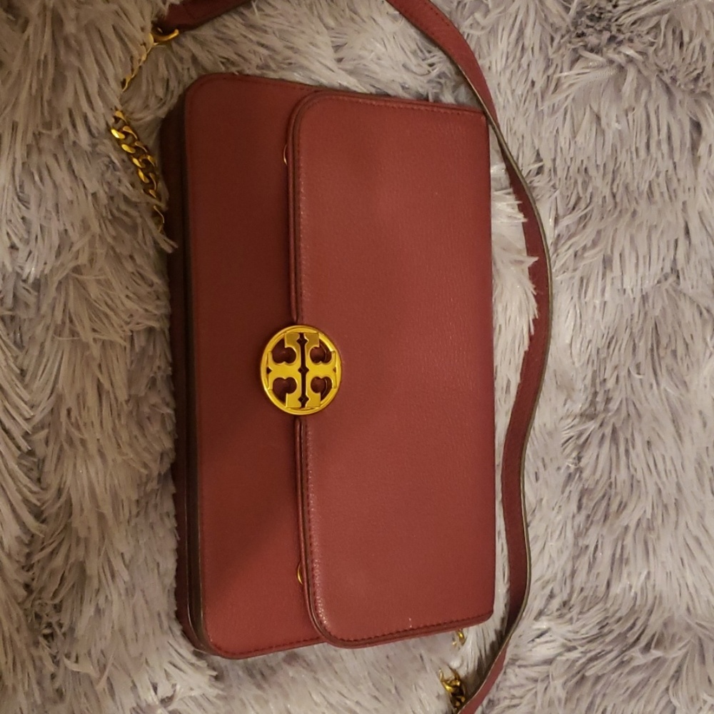 Tory Burch Chelsea crossbody EUC